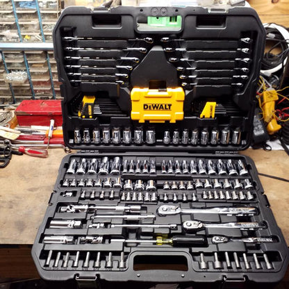 DEWALT 168PC MECHANICS TOOLS SET